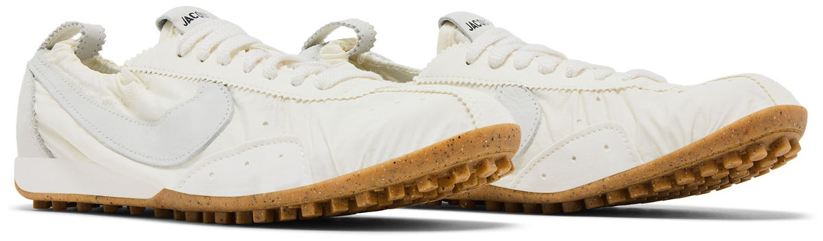 Маратонки Nike Moon Shoe SP x Jacquemus Soft Pearl - HV8547-002 – снимка 9