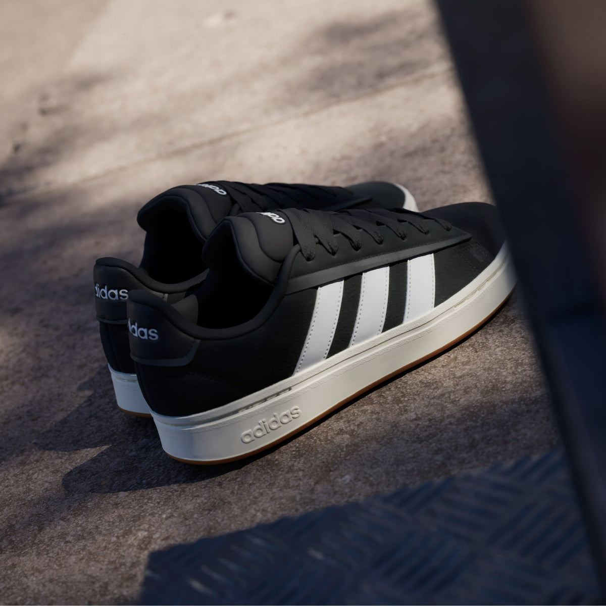 Мъжки маратонки adidas Grand Court Alpha Core Black White - JR0543 – снимка 6