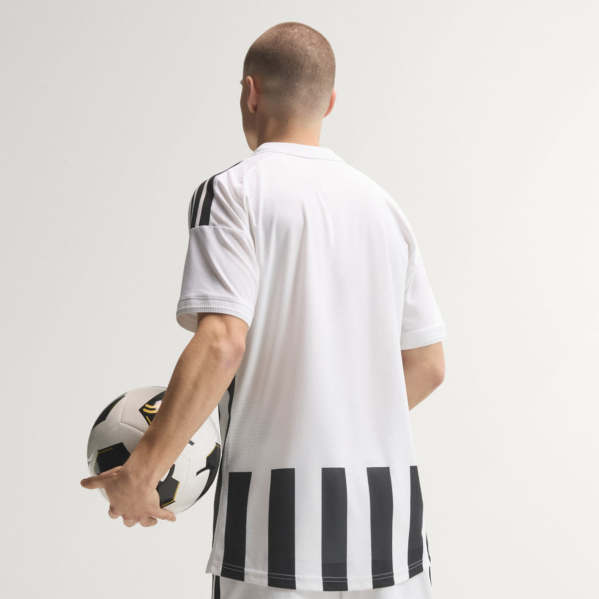 Тениска Juventus FC 26/27 като Домакин Authentic (Бяла) - KC2282
