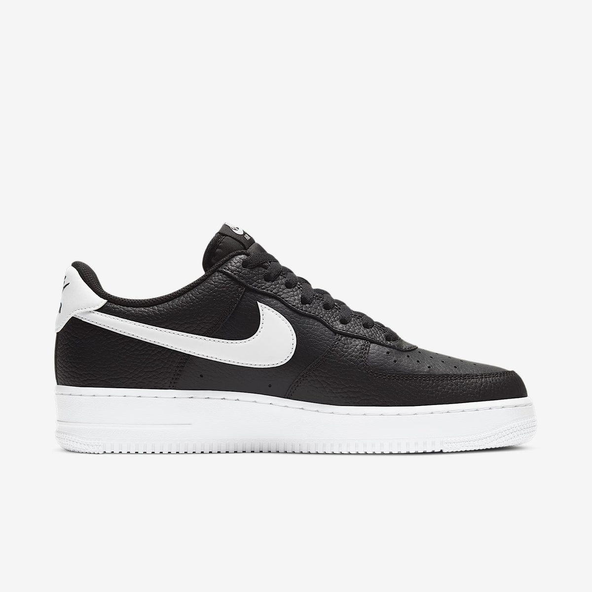 Мъжки маратонки Nike Air Force 1 Low '07 Black White Pebbled Leather - CT2302-002 – снимка 3