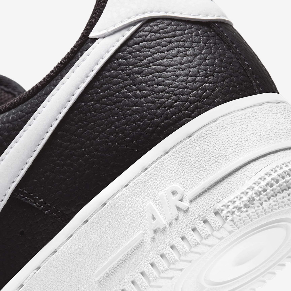 Мъжки маратонки Nike Air Force 1 Low '07 Black White Pebbled Leather - CT2302-002 – снимка 8