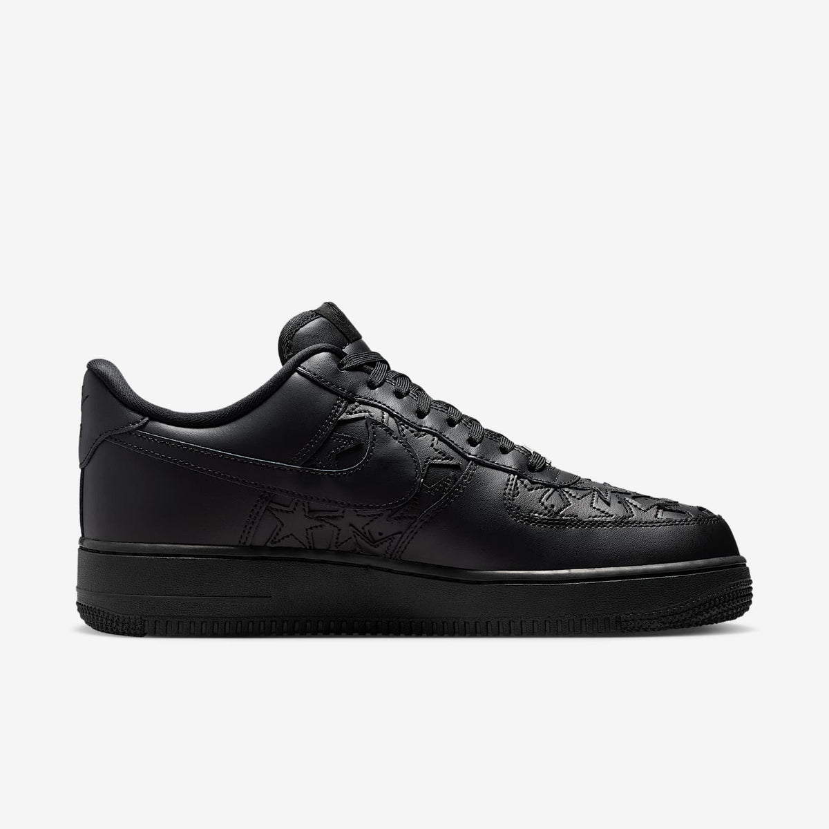 Мъжки маратонки Nike Air Force 1 Low LV8 Triple Black Stars - IM5750-001 – снимка 3