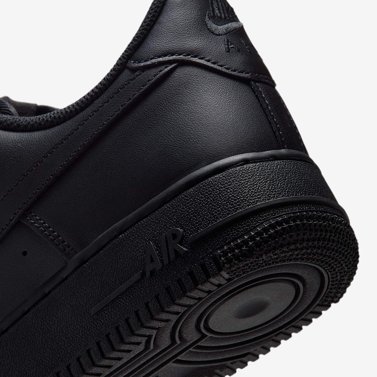 Мъжки маратонки Nike Air Force 1 Triple Black - CW2288-001 – снимка 8