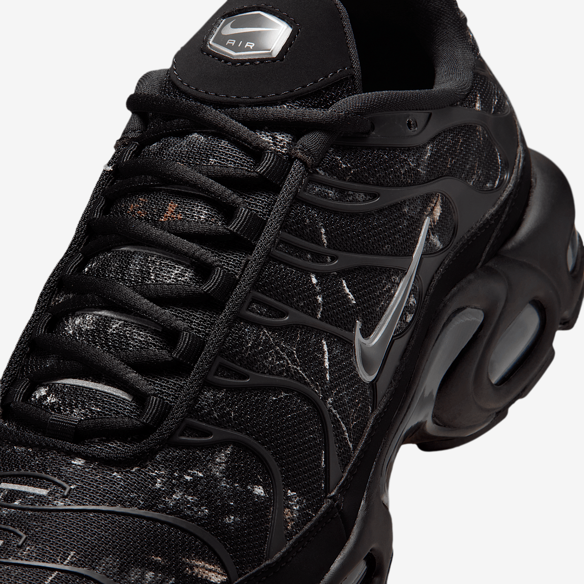 Маратонки Nike Air Max Plus TN Black Wood Camo - IQ0301-070 – снимка 7