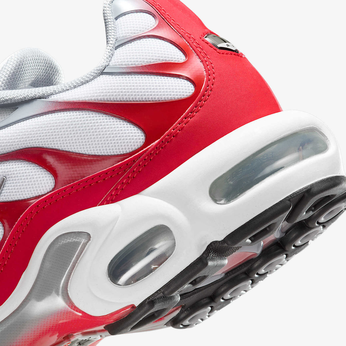 Мъжки маратонки Nike Air Max Plus White University Red Wolf Grey - IF6224-101 – снимка 8