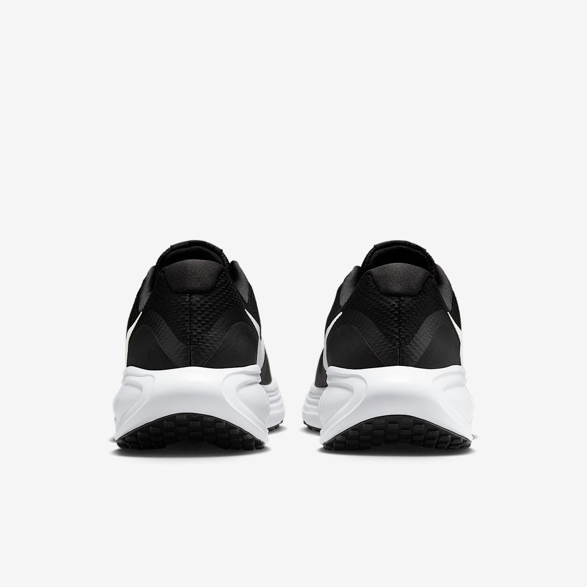 Мъжки маратонки Nike Revolution 8 Black White - HJ9198-003 – снимка 6