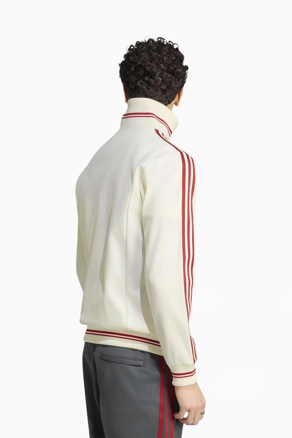 Блуза adidas Manchester United 26/27 Tiro Travel Crew (Бежов) - KH4810 – снимка 2