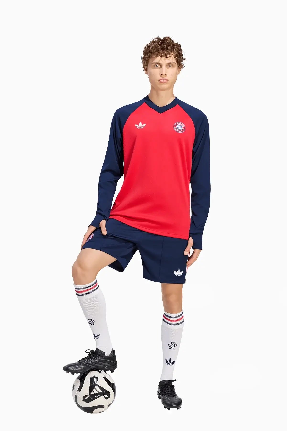 Блуза adidas Originals FC Bayern 26/27 Pre-Match - KF0992 – снимка 5