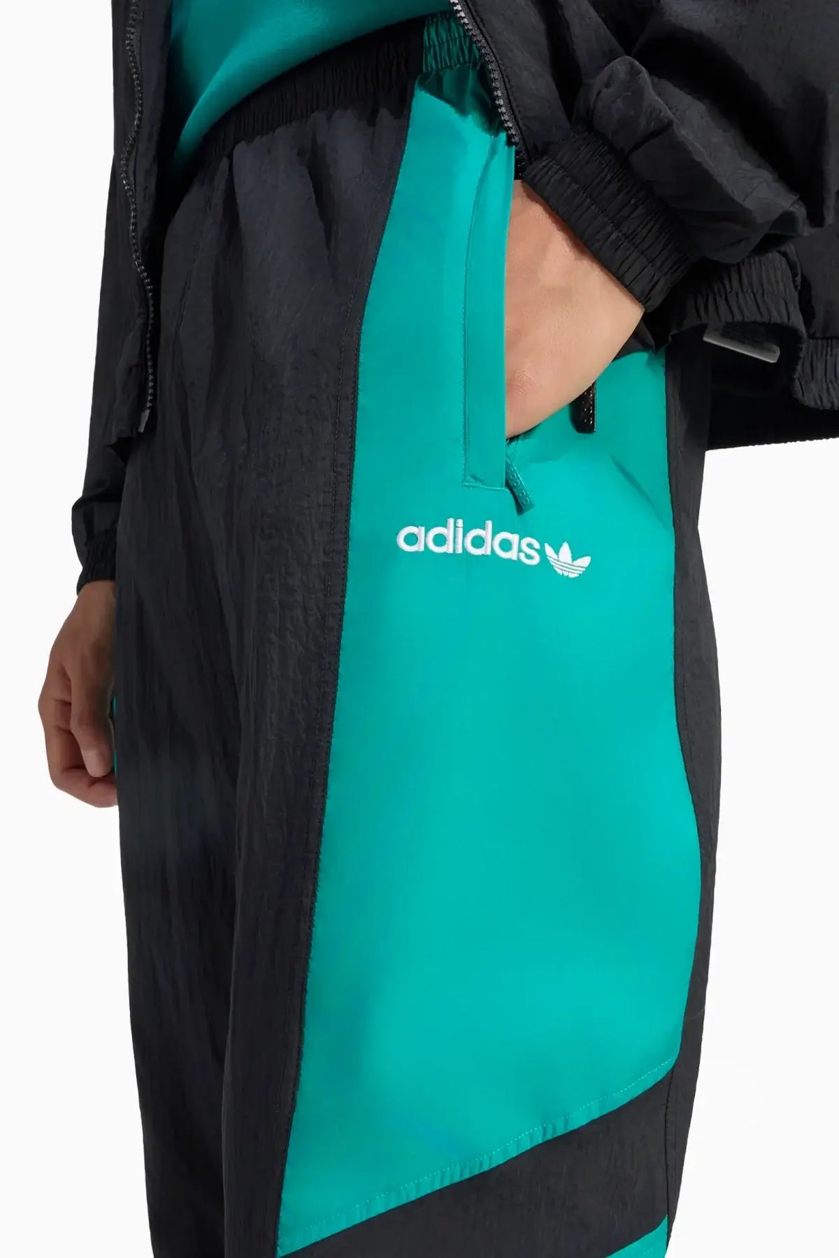 Спортно долнище adidas Originals Liverpool FC 26/27 EQT Track (Черен) - KG2909 – снимка 5