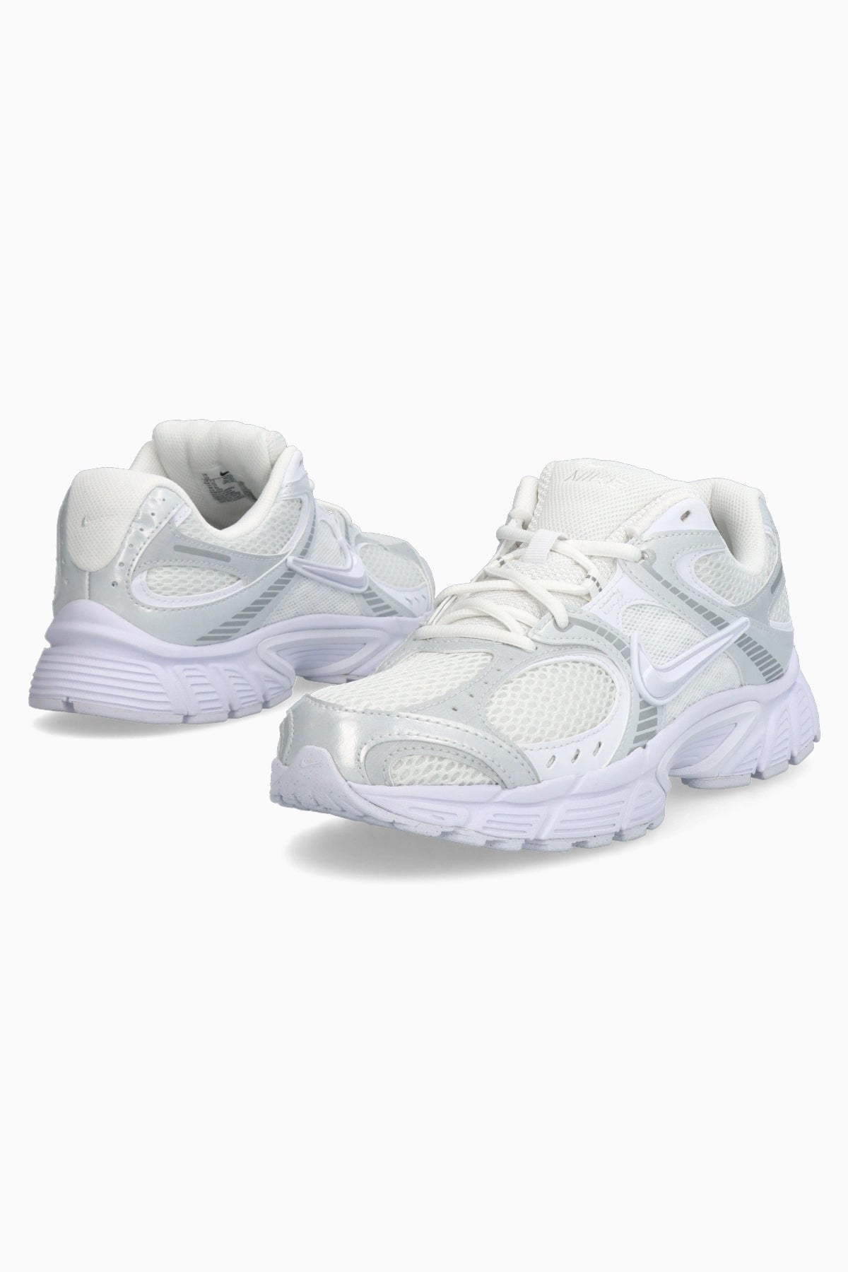 Дамски маратонки Nike V5 RNR (Бял) - HQ7901-101 – снимка 2