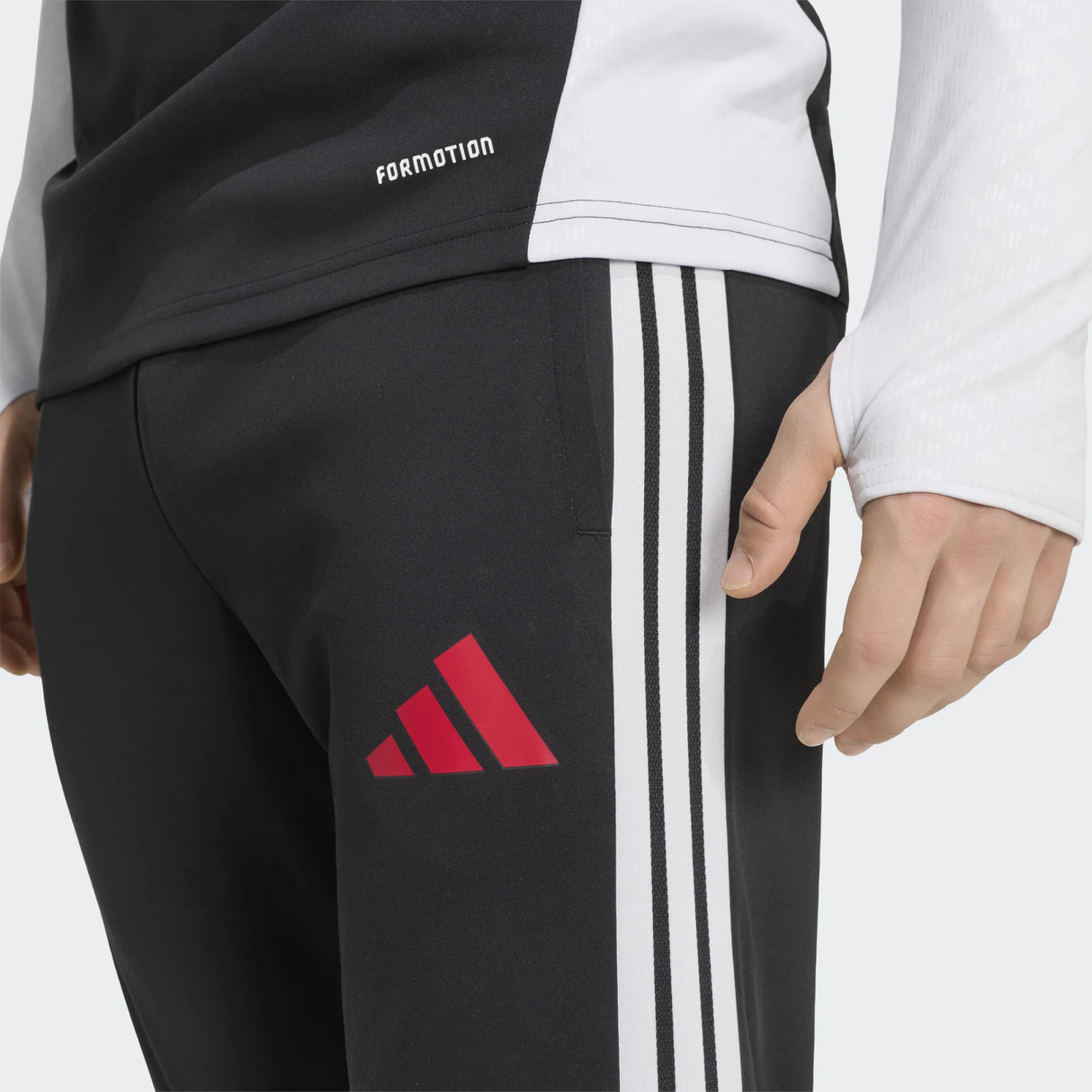 Мъжки спортен екип LIVERPOOL F.C TIRO 26 COMP - KB5774 / KB5741