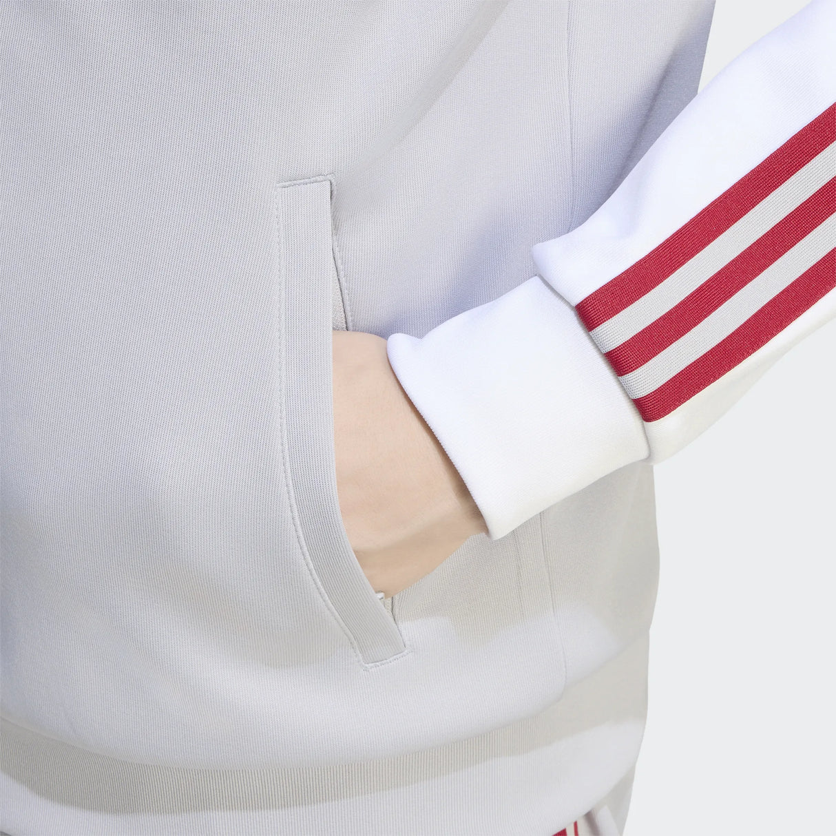 Мъжки спортен екип LIVERPOOL F.C. ORIGINALS - KG2901 / KG2902