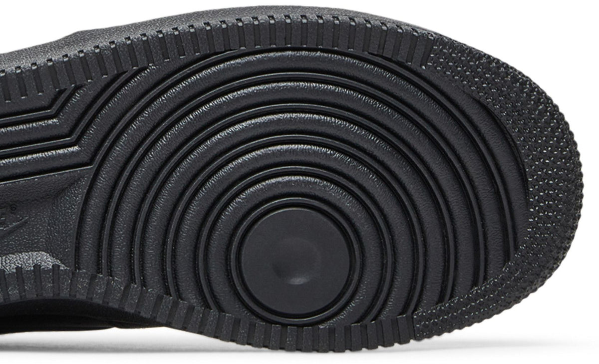 Маратонки Nike Air Force 1 '07 Triple Black - DD8959-001 – снимка 6