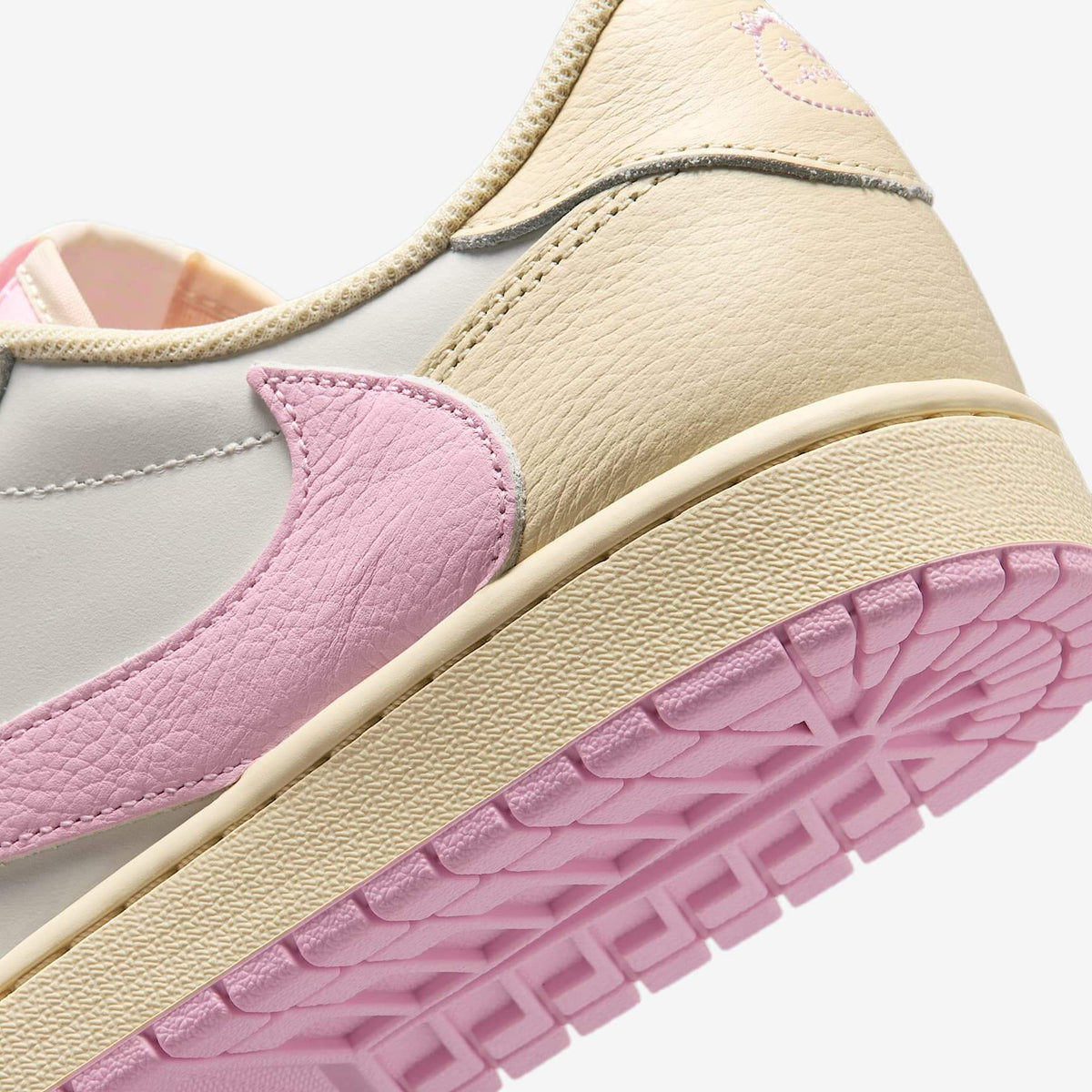 Мъжки маратонки Nike Air Jordan 1 Retro Low OG SP Travis Scott Shy Pink - IQ7604-100 – снимка 8