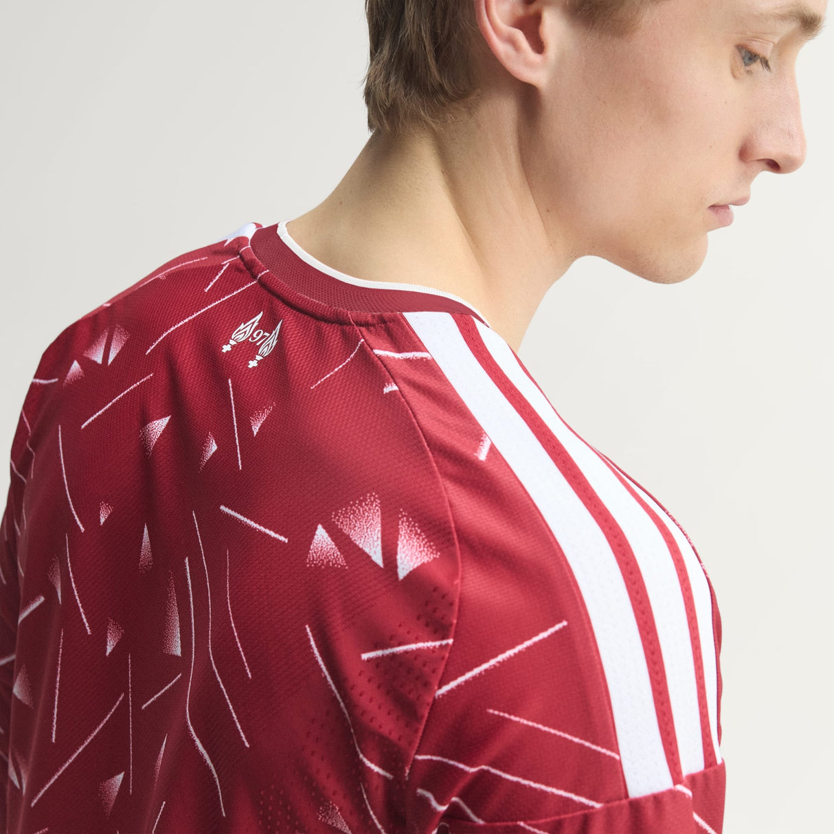 Тениска Liverpool FC 26/27 като Домакин Authentic (Кларет) - KB8251