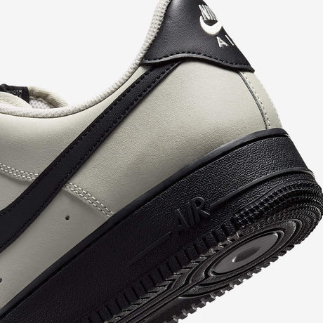 Маратонки Nike Air Force 1 '07 Light Bone Black - FJ4146-005 – снимка 8