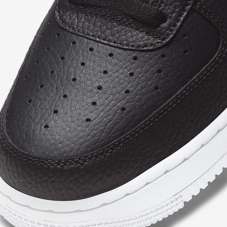 Мъжки маратонки Nike Air Force 1 Low '07 Black White Pebbled Leather - CT2302-002 – снимка 7