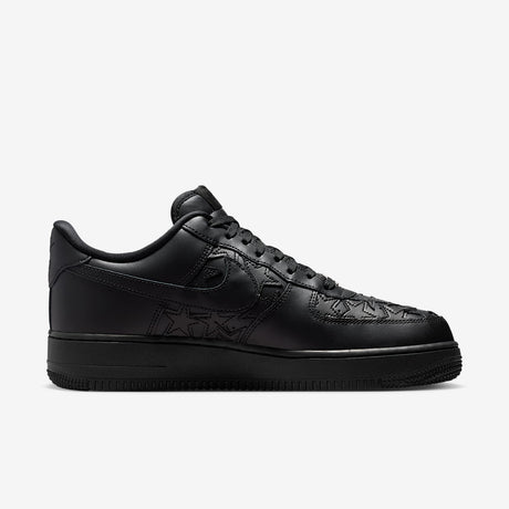 Мъжки маратонки Nike Air Force 1 Low LV8 Triple Black Stars - IM5750-001 – снимка 3