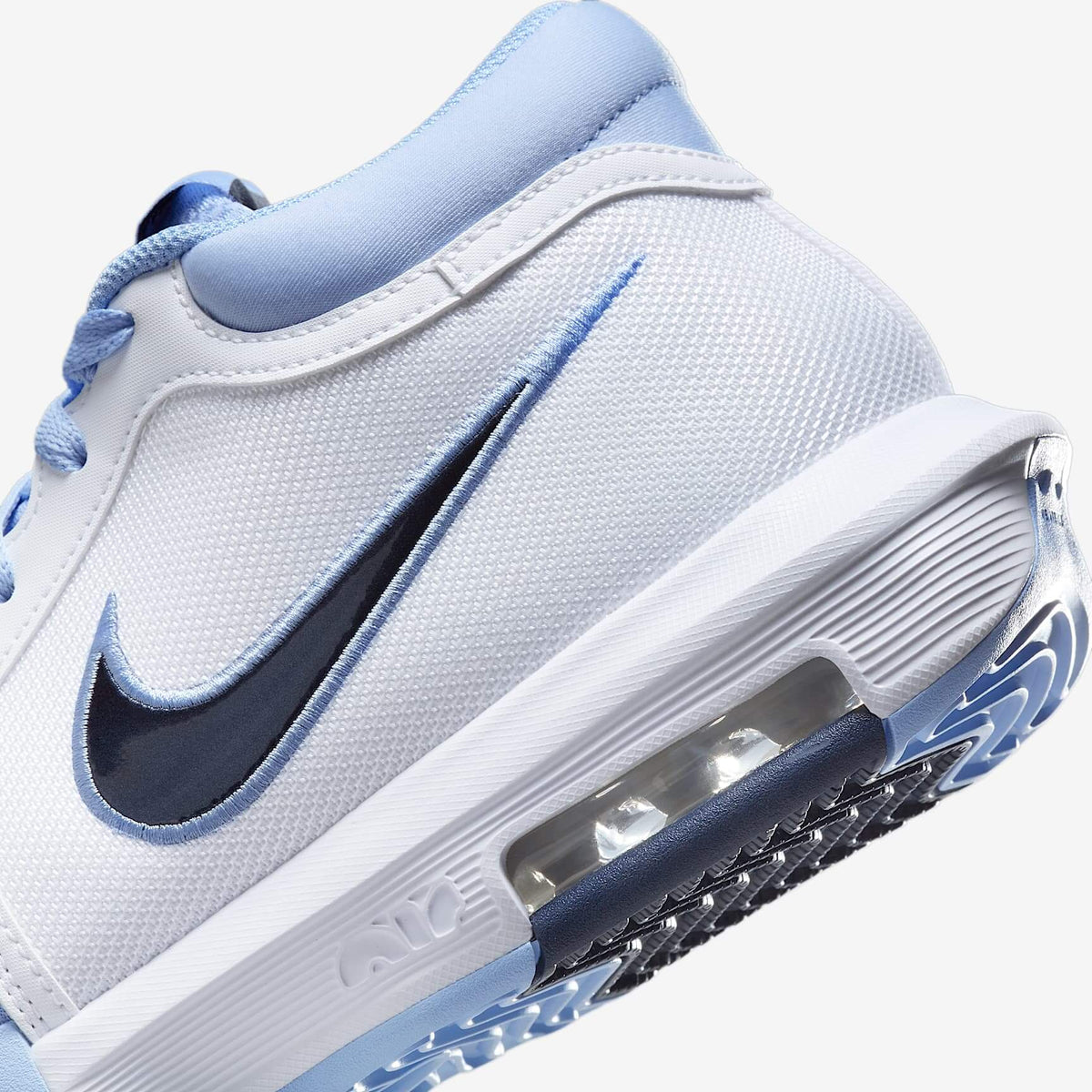 Мъжки маратонки Nike LeBron Witness 8 UNC - HQ2139-100 – снимка 8