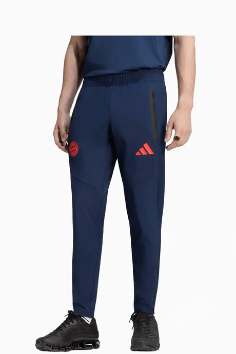 Спортно долнище adidas FC Bayern 26/27 Tiro Travel (Тъмносин) - KG2276