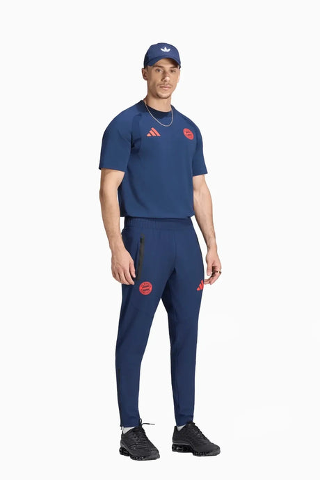 Спортно долнище adidas FC Bayern 26/27 Tiro Travel (Тъмносин) - KG2276 – снимка 3