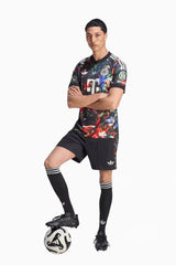 Тениска adidas Originals FC Bayern 26/27 Wiesn (Многоцветен) - KQ6516 – снимка 3