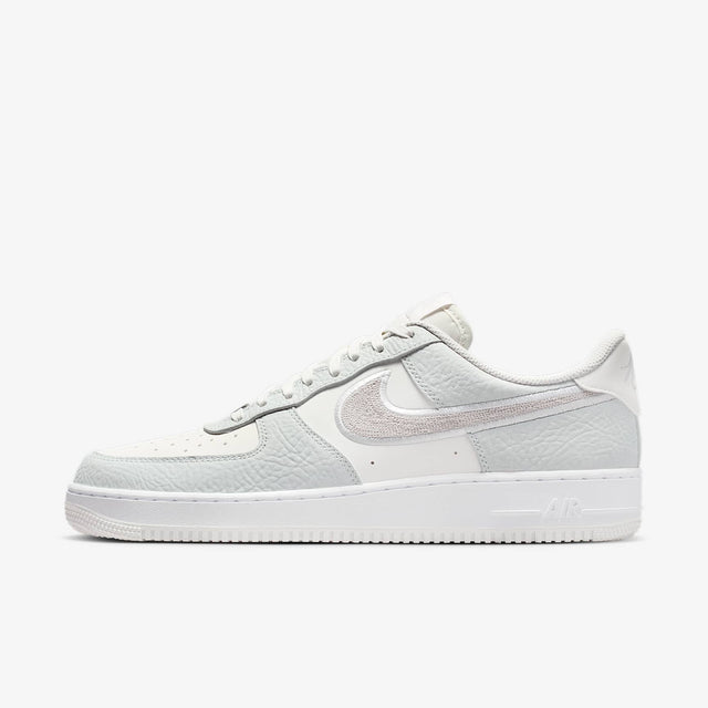 Мъжки маратонки Nike Air Force 1 '07 LV8 Summit White Vast Grey - IB6842-100