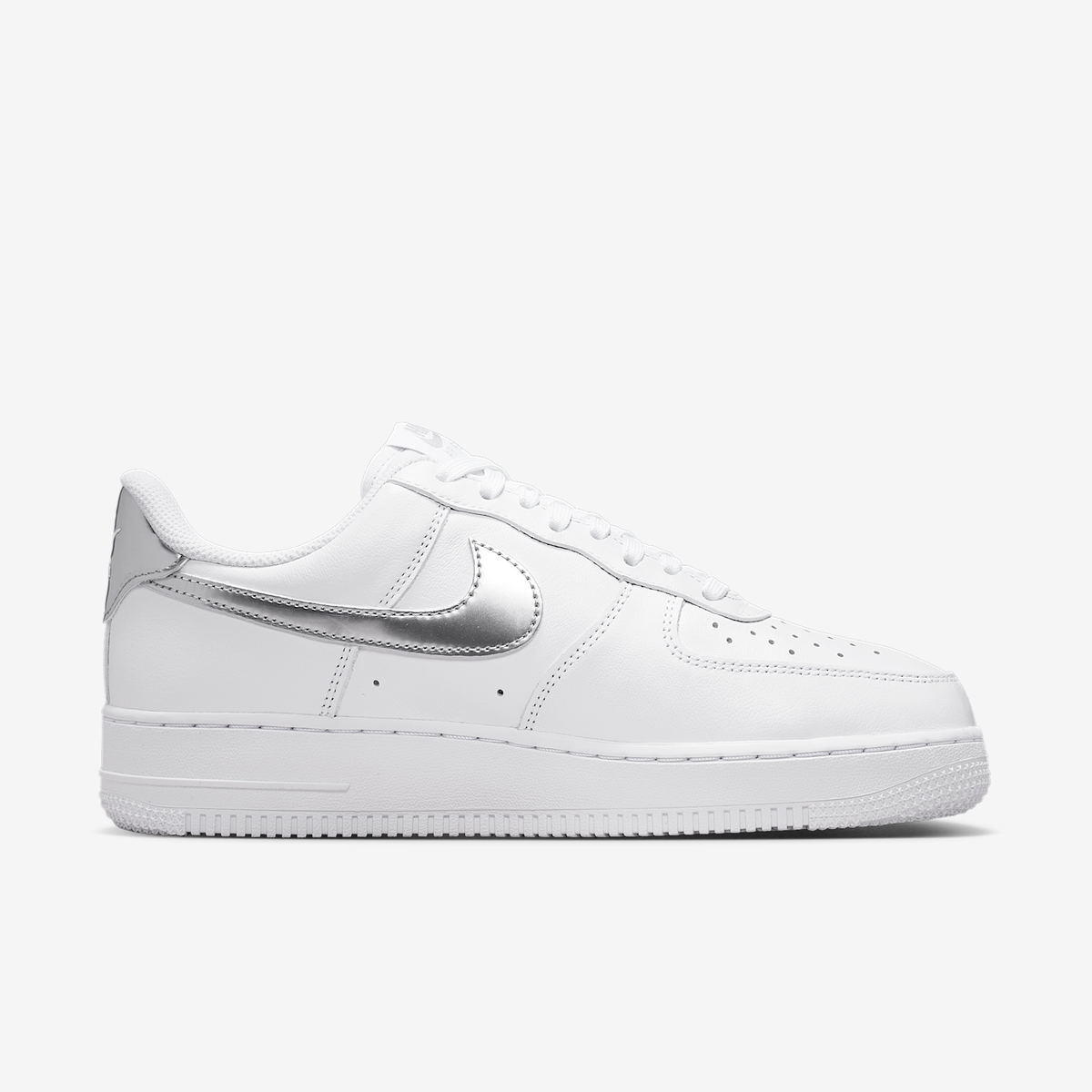 Маратонки Nike Air Force 1 Low '07 SE White Metallic Silver - IV5102-100 – снимка 3