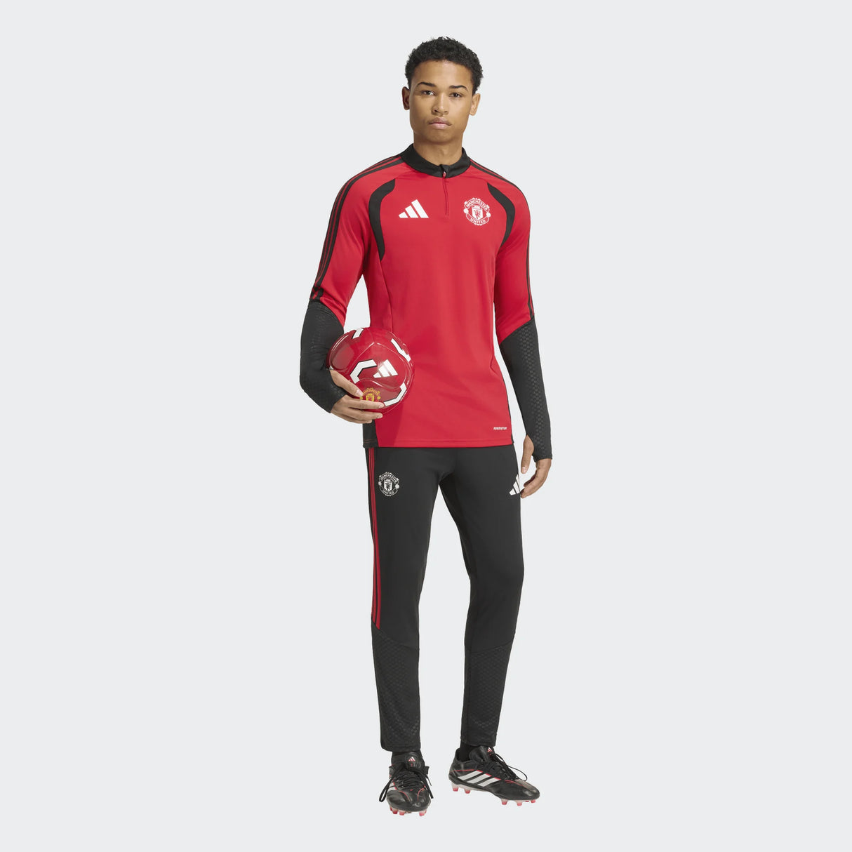 Мъжки спортен екип MAN. UNITED F.C. TIRO 26 COMP - KC4884 / KC4877