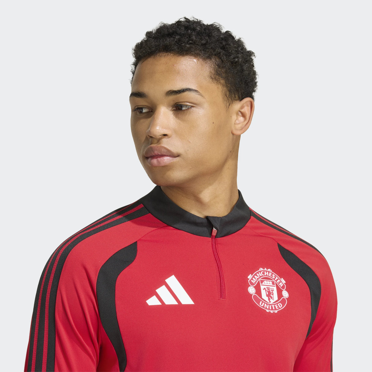 Мъжки спортен екип MAN. UNITED F.C. TIRO 26 COMP - KC4884 / KC4877