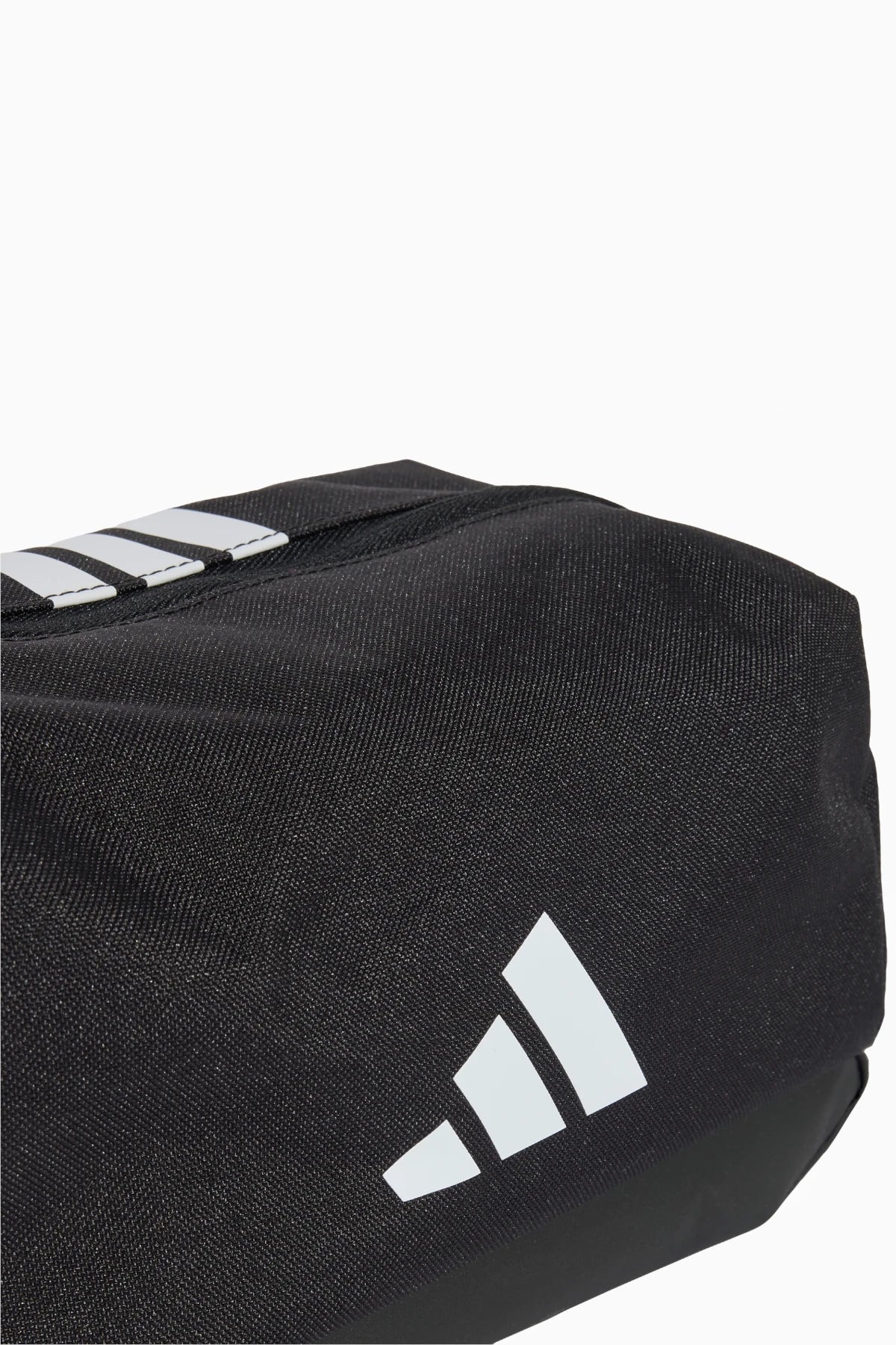 Козметична чанта adidas Tiro (Черен) - KG3592
