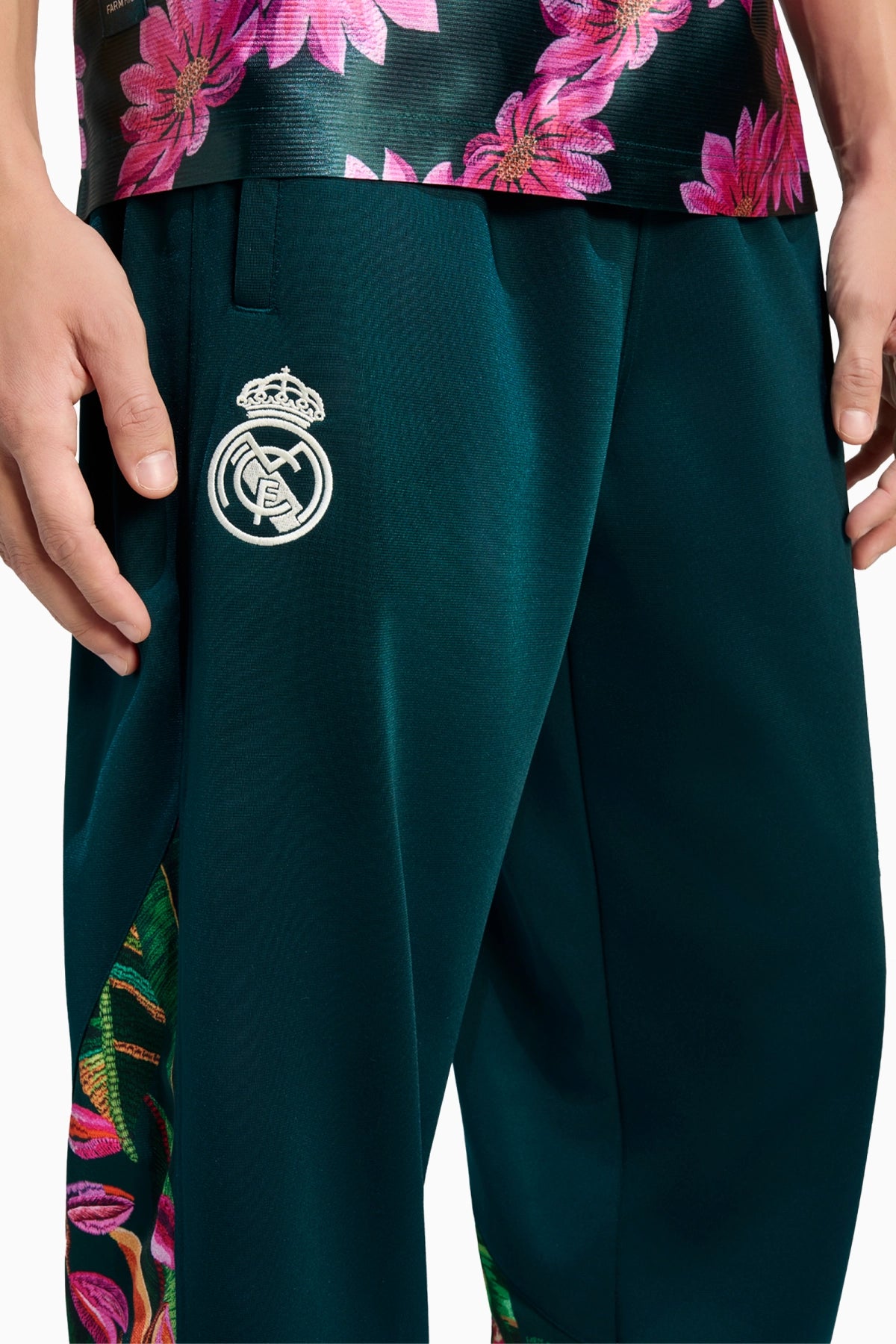 Спортно долнище adidas Real Madrid x FARM Rio 26/27 Track (Зелен) - KG5376 – снимка 4