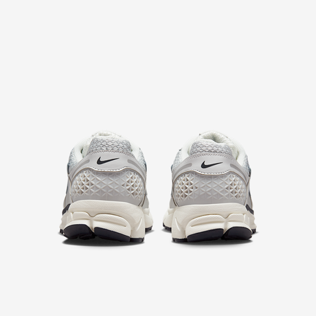 Маратонки Nike Zoom Vomero 5 Photon Dust Metallic Silver - FD0884-025 – снимка 6